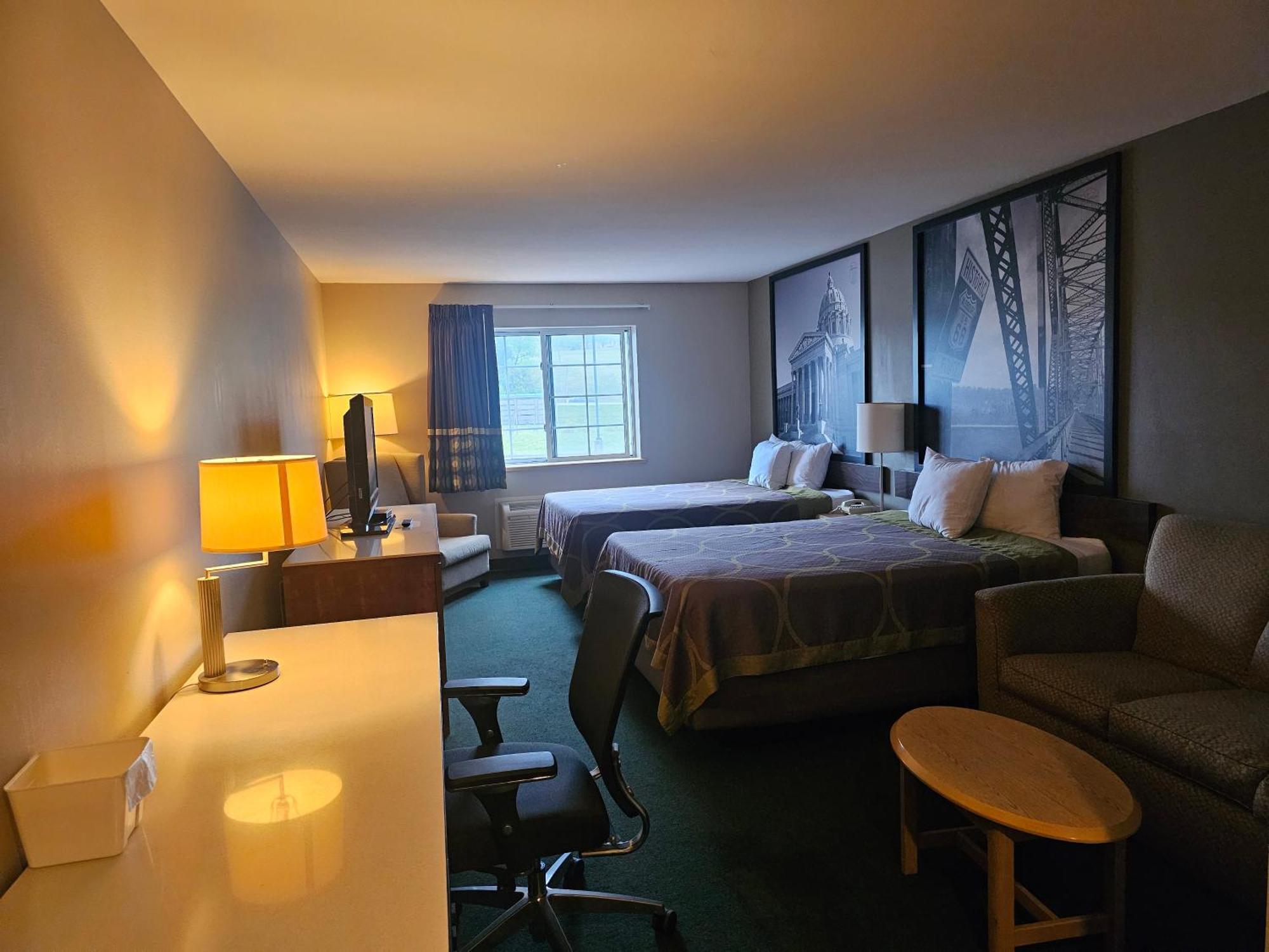 Super 8 By Wyndham Ava Motel Bagian luar foto